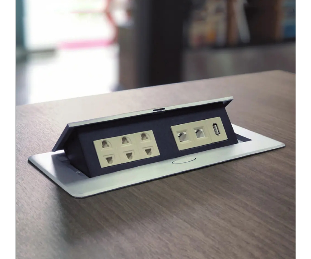 5.8尺柏力克主管桌