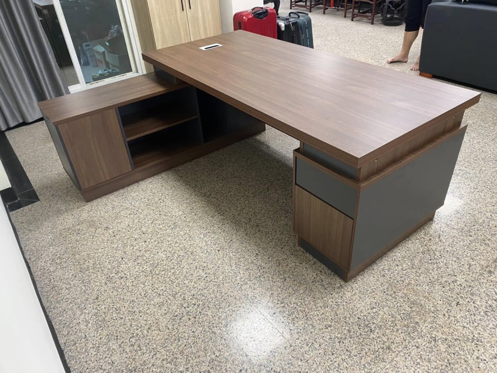 6.5尺布萊恩胡桃雙色主管桌