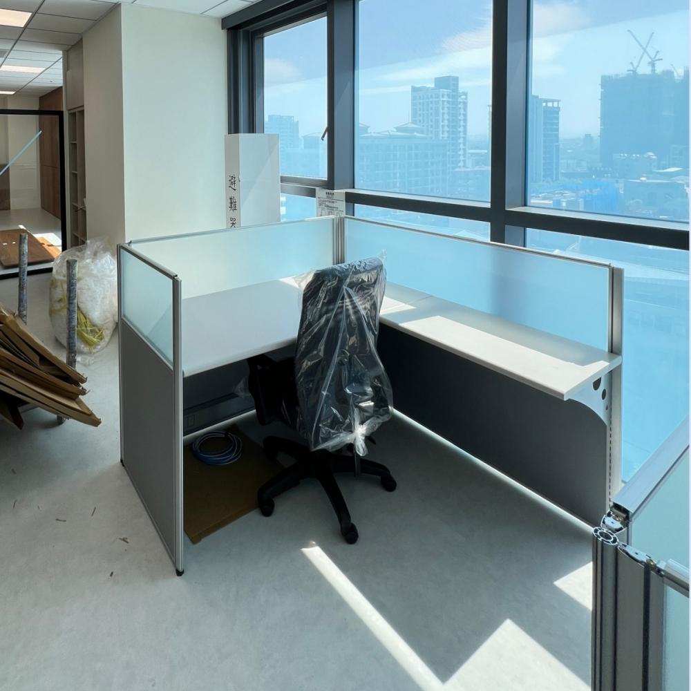 二手OA屏風-2